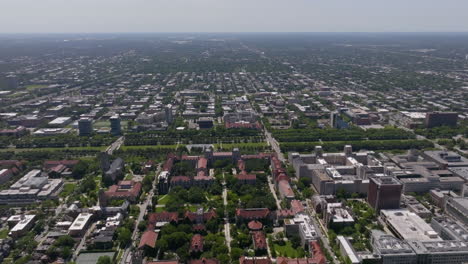 Aerial-view-overlooking-the-University-of-Chicago,-sunny-day-in-Illinois,-USA