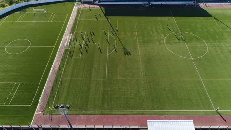Partido-De-Fútbol-En-El-Campo-De-Fútbol