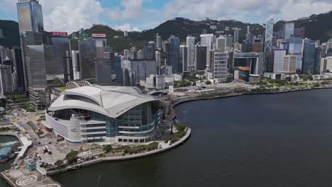 Luftaufnahme-Des-Hongkonger-Kongress--Und-Ausstellungszentrums-Und-Der-Skyline-Der-Stadt,-Wan-Chai,-Hongkong,-China