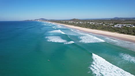 Turquoise-Seascape-Of-Sunshine-Beach-In-Queensland,-Australia-In-Summer---drone-shot