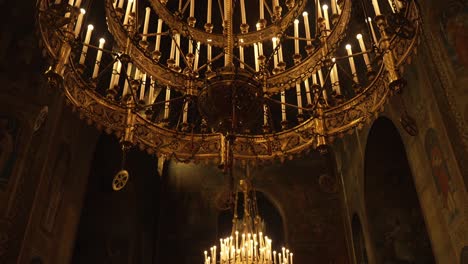 Tallinn,-Estonia--Tilt-up-shot-of-a-huge-chandelier-inside-the-Aleksandr-Nevskij-Orthodox-cathedral