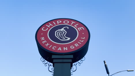 Chipotle-Mexican-Grill-Restaurant-Sign-Post-at-4012-Riverside-Dr