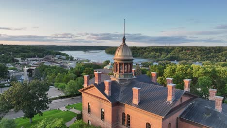Aerial-over-Washington-County-historic-courthouse-in-Stillwater,-Minnesota