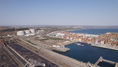 Containerterminal,-Internationaler-Hafen-In-Sines,-Portugal,-Luftumlaufbahn