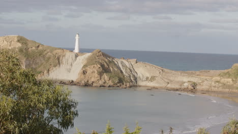 Castle-Points-Felsformation-Und-Leuchtturm-An-Der-Ostküste-Neuseelands