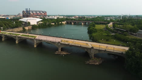 Aerial-View-Of-Pedestrian-Bridge-Near-White-River-State-Park,-Indianapolis,-Indiana,-USA