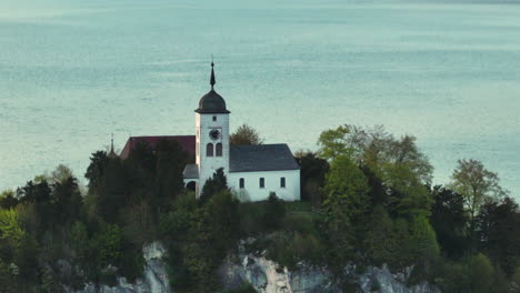 Drone-Shot-of-Johannesberg-Chapel-on-Hill-Above-Traunsee-Lake-in-Upper-Austria