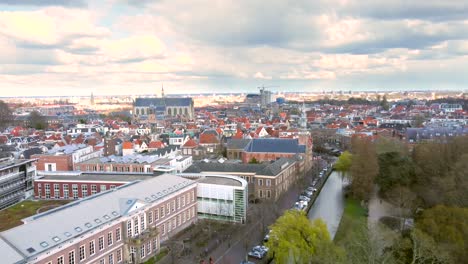 Die-Stadt-Leiden,-Niederlande-Und-Skyline