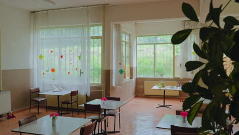 School-dining-area-in-Eastern-European-state-school-Petko-Slaveykov