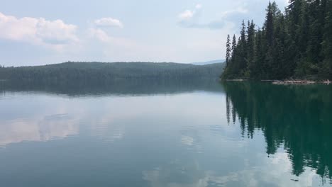 Nature's-Grandeur:-An-Exploration-of-the-Stunning-Landscape-around-Johnson-Lake