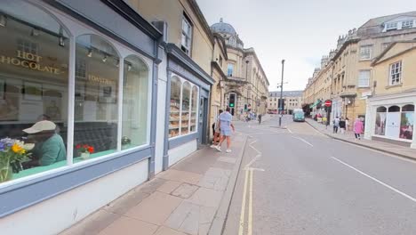 Bath,-Großbritannien-–-Tauchen-Sie-Ein-In-Die-Geschichte-Der-Pulteney-Bridge-Und-Ihre-Architektonische-Bedeutung