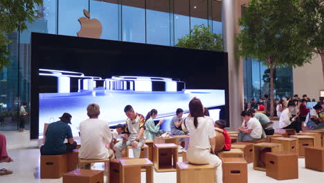 Apple-Store-Icon-Siam,-Bangkok
