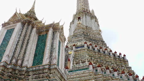 Wat-Arun-Ratchawararam-Ratchawaramahawihan-Oder-Wat-Arun-Ist-Ein-Buddhistischer-Tempel-In-Bangkok,-Thailand