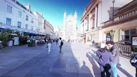 Bath,-Großbritannien-–-Betreten-Sie-In-Diesem-Fesselnden-Video-Die-Prächtige-Bath-Abbey