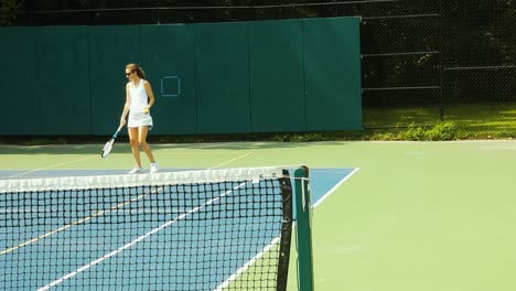 Couples-playing-tennis-match-in-Portland-Maine