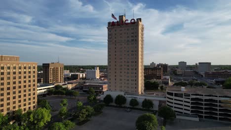 drone-shot-of-the-alico-building-in-downtown-waco-texas-4k