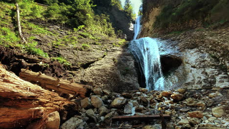 Duruitoarea-Wasserfall,-Schöne-Szene,-Ceahlau-Nationalpark,-Rumänien