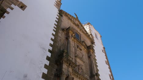 Atemberaubende-Fassade-Der-Iglesia-De-San-Francisco-Javier