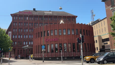 Scandic-Malmö-City,-Distrito-De-Lugnet,-Malmö,-Tráfico-Urbano,-Hoteles,-Lugares-Emblemáticos-De-La-Ciudad,-Medio-Ambiente-Y-Alojamiento-Scandic