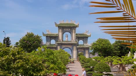 Puerta-Del-Cielo-Y-Pagoda-Linh-Ung-Ciudad-De-Da-Nang,-Viet-Nam