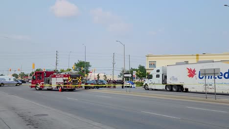 La-Escena-De-Un-Accidente-Automovilístico-En-La-Carretera-De-Brampton-Canadá.