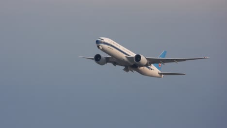 China-Southern-Airlines-Volando-En-Primer-Plano