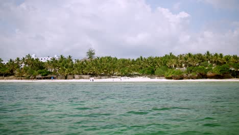 Segeln-Auf-Der-Meereslandschaft-Des-Tropischen-Strandes-In-Mombasa,-Kenia,-Afrika