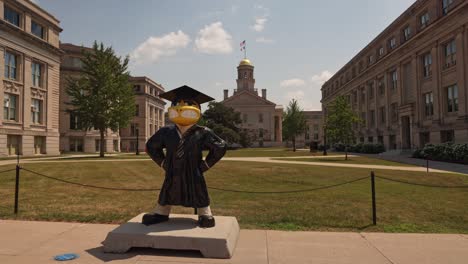 Iowa-Hawkeye-statue-on-the-campus-of-the-University-of-Iowa-in-Iowa-City,-Iowa-with-timelapse-video