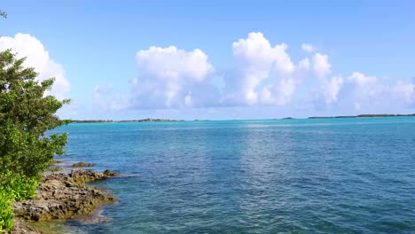 Static-video-of-a-beautiful-beach-scene-on-Exuma-in-the-Bahamas