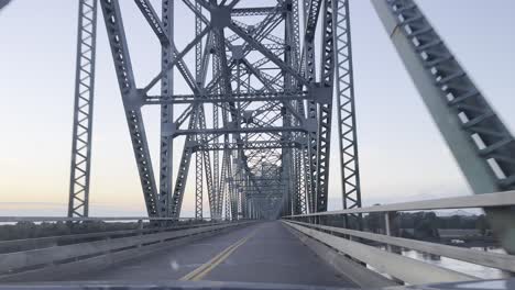 driving-plate,-front-view-of-a-metal-structure-bridge
