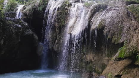 Slo-mo-waterfall-at-Semuc-Champey-Natural-Monument-in-Guatemala