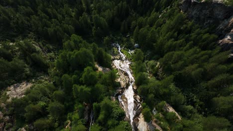 Glacial-water-stream-in-Valmalenco-valley-of-Valtellina-in-summer-season,-Northern-Italy