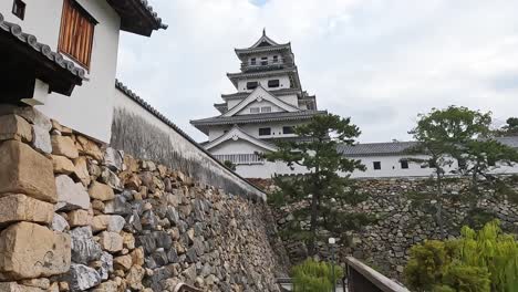 Imabari-Castle-and-its-steep-stone-walls-and-garden