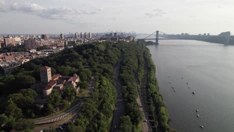 Fort-Tryon-Park-En-Inwood,-Manhattan,-Nueva-York