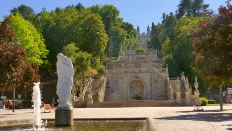 Famoso-Santuario-Nossa-Senhora-Dos-Remedios-Durante-El-Día-Soleado-En-Lamego,-Portugal