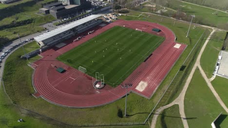 Partido-De-Campeonato-De-Fútbol-En-Un-Estadio