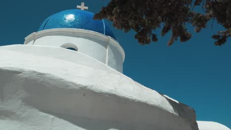 Panorámica-A-Través-De-La-Iglesia-Ortodoxa-Griega