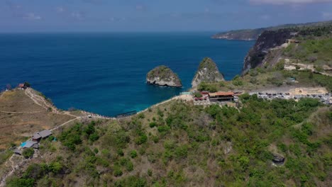 Machen-Sie-Diamond-Beach-Zum-Star-Ihrer-Erzählreise-Und-Entdecken-Sie-Diamond-Beach-Mit-Seinem-Elfenbeinfarbenen-Sand,-Dem-Kristallklaren-Wasser,-Den-Berühmten-Felsformationen-Und-Dem-Wahren-Tropischen-Paradies