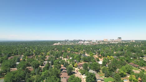 Aerial-Drone-View-of-Houses-around-the-neighborhood-of-Centennial-Colorado,-a-Suburb-of-Denver,-Colorado