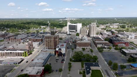 Pontiac,-Michigan-Downtown-Mit-Kreisendem-Drohnenvideo