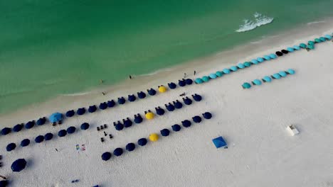Destin-Florida-beach-service-chairs-on-the-beach
