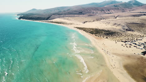 Küste-Von-Fuerteventura-Aus-Einer-Drohnenaufnahme