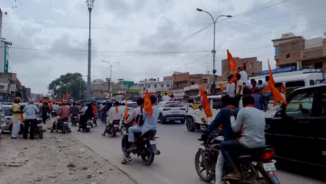 Straßenkundgebung-Eines-örtlichen-Führers-Zum-Thema-Hinduismus-Und-Gegen-Korruption-In-Der-Regierung-Am-Tag.-Das-Video-Wurde-Am-13.-August-2023-In-Jodhpur,-Rajasthan,-Indien,-Aufgenommen