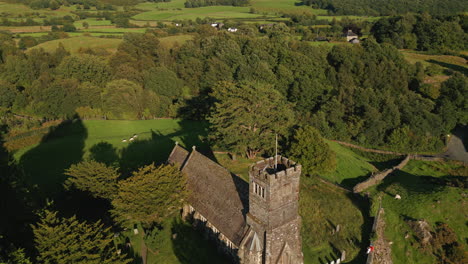 Establecimiento-De-Una-Toma-Aérea-Con-Drones-De-La-Iglesia-De-San-Pablo-En-La-Hora-Dorada