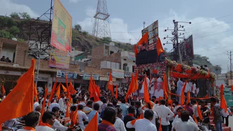 Manifestación-Callejera-De-Un-Líder-Local-Sobre-El-Hinduismo-Y-Contra-La-Corrupción-Del-Gobierno-Durante-El-Día.-El-Video-Se-Toma-En-Jodhpur,-Rajasthan,-India,-El-13-De-Agosto-De-2023.