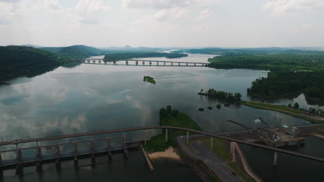Aerial-View-Of-Arkansas-River-Trails-And-North-Little-Rock-Hydro-Plant-In-North-Little-Rock,-Arkansas,-USA