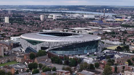 Estadio-De-Fútbol-Tottenham-Hotspur-En-El-Norte-De-Londres,-Inglaterra---Antena