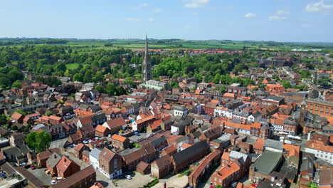 Aerial-video-takes-you-above-Louth,-Lincolnshire,-a-medieval-treasure