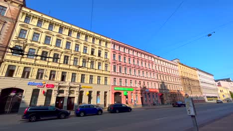 Eine-Reihe-Von-Wohnungen-In-Der-Merkela-Iela-Straße-Im-Zentrum-Von-Riga,-Lettland