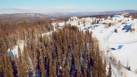 Vídeo-De-Drones-De-4k-De-La-Universidad-De-Alaska-Fairbanks-En-Un-Día-Nevado-De-Invierno